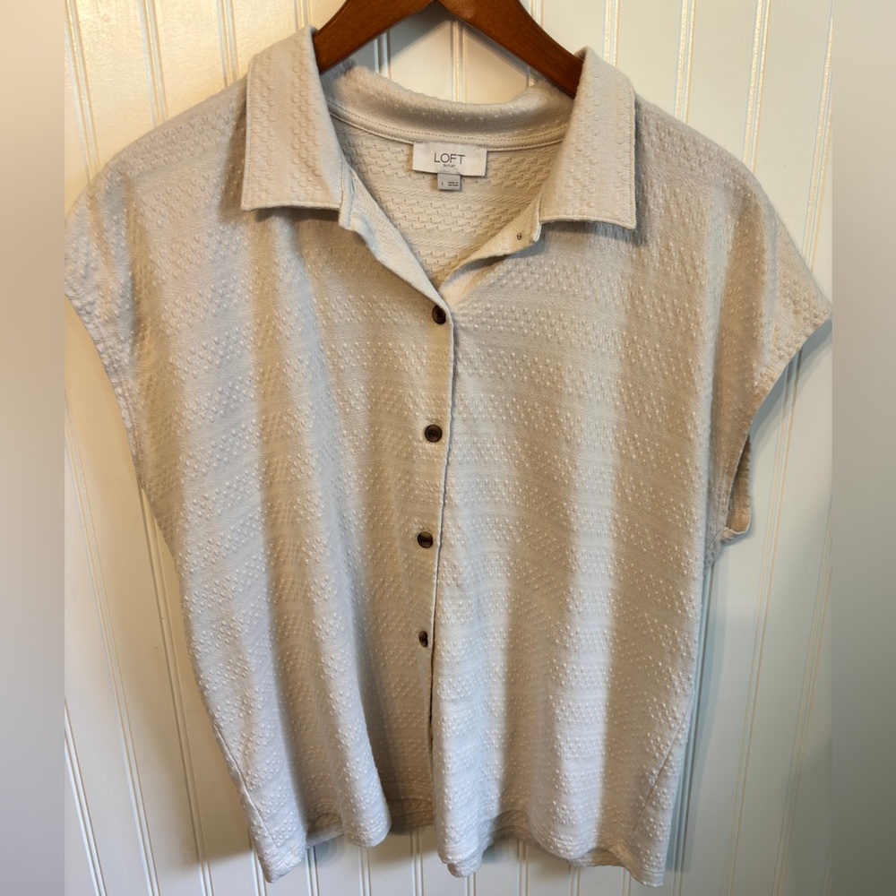 LOFT Cream Textured Short Sleeve Shirt